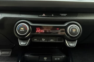 Kia Rio 1.0 T-GDi 100 PK | Automaat | Trekhaak | Stoelverwarming | Mirror Screen | Stuurverwarming | Start/stop | Climate Control | Parkeersensor | 1e eigenaar | Android/Apple carplay | Cruise control | Shift lock release / 24