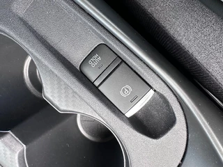 Nissan Juke 1.0 DIG-T N-Connecta '' Camera - Infotainmentsystem - PDC - Clima '' / 33