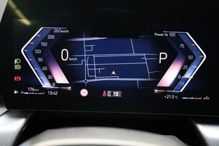BMW X1 sDrive20i Executive M Sport Pakket Automaat  / Live Cockpit Professional / Shadow Line / Comfort Access / Head-Up Display / Adaptieve LED / 18 Inch / Parking Assistant Plus / Innovation Pack / Elektrisch Verstelbare Voorstoelen / Extra Getint Glas / 35