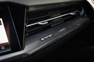 Audi Q4 e-tron 40 Advanced edition 77 kWh // 97,4% SoH | S-line | Panoramadak | Black Optic | Camera | Smartphone pakket | Keyless Advanced / 33