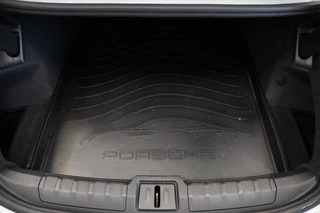 Porsche Taycan Performance 84 kWh  ACC Panoramadak Leder Memory Seats / 30