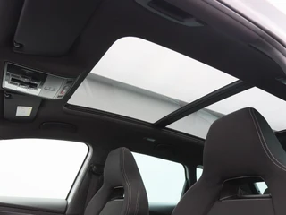 Skoda Karoq 1.5 TSi 150 Pk Automaat Sportline Business | Trekhaak | Stoel/Stuurverwarming | Panorama dak | Matrix LED | Camera | CarPlay | Parkeersensoren | 18 Inch | 50.137 Km !! / 24