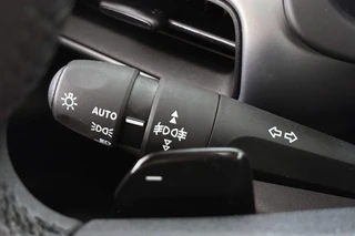Jeep Avenger 1.2 e-Hybrid Altitude Achteruitrijcamera Apple CarPlay 17" / 34