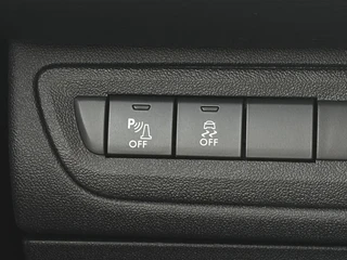 Peugeot 2008 1.2 PureTech Blue Lion / 21