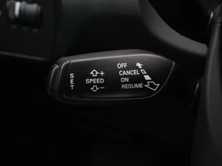 Audi Q3 1.4 TFSi 150 Pk Automaat S-Line | Trekhaak | Half Leer | Cruise Control | Camera | Climatronic | Navigatie | 18 Inch / 24