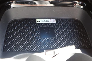 Toyota Aygo X LIMITED JBL-AUDIO STOELVERWARMING KEYLESS PARK-SENSOREN 18"LMV APPLE/ANDROID LED CLIMA CAMERA AD-CRUISE NL-AUTO / 31