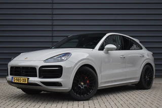 Porsche Cayenne Coupé 3.0 E-Hybrid Platinum Edition *Krijt* | Sportuitlaat | Panorama | ACC | Trekhaak | Ventilatie | Achterasbesturing | Bose | Head-Up | 22'' Wielen |
