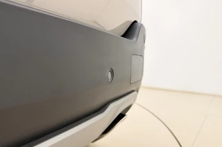 Jeep Avenger 1.2 e-Hybrid 110pk Automaat Summit | Navigatie | Achteruitrijcamera | Adapt. Cruise control | Climate control | Elektrische achterklep | Keyless | 18" Lichtmetalen velgen | 8 jaar garantie / 8