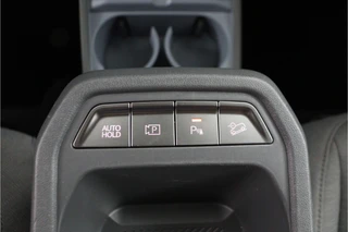 Kia EV3 Plus 81.4 kWh  - SOH 98,8% - Stoel/stuurwiel verwarming - Adaptieve Cruisecontrole - LED lampen - V2L - Fabrieksgarantie tot en met 03-2032 / 59