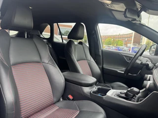 Toyota RAV4 2.5 Plug-in Hybrid AWD Dynamic TREKHAAK 1650KG TREKGEW EL-ACHTERKLEP 18'' LM-VELGEN CAMERA PARK-SENSOREN CLIMA APPLE/ANDROID / 14