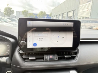 Toyota RAV4 2.5 Hybrid AWD Dynamic TREKHAAK ALL-SEASON STOELVERW PARK-SENSOREN CAMERA APPLE/ANDROID LM-VELGEN DAB+ AD-CRUISE / 18