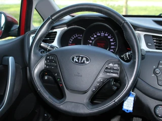 Kia Ceed 1.0 T-GDi ComfortPlusLine Navigator Trekhaak, 2e Eigenaar, Cruise Control, Carplay/Android Auto, Achteruitrijcamera, Airco / 30