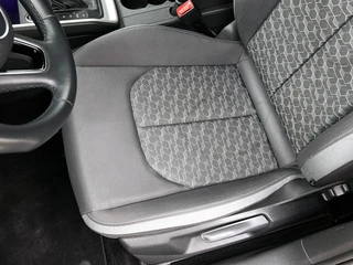 Audi A1 Sportback 35 TFSI Pro Line S | Camera | Stoelverwarming | Navigatie | Cruise Control / 17