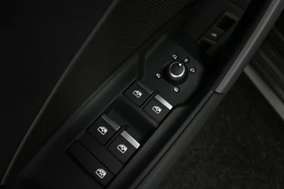 Audi A3 Sportback 40 TFSI e S edition / 25