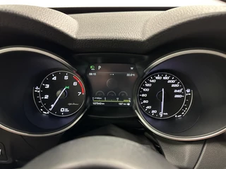 Alfa Romeo Stelvio 2.0 T AWD TREKHAAK LEER NAVI CRUISE ECC. / 28