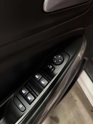 Opel Grandland X 1.6 Turbo Hybrid Camera Elegance Carplay / 41