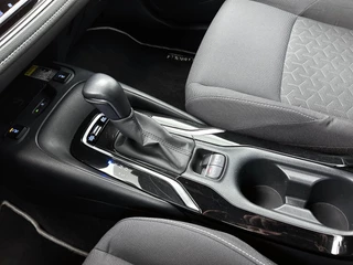 Toyota Corolla 2.0 Hybrid Business Sport Intro | Automaat | Adaptive cruise | Stuur & stoelverwarming | Navigatie | Camera / 17