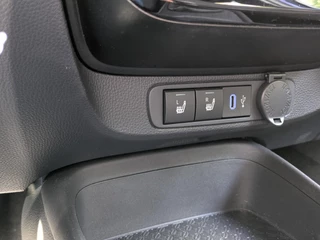 Toyota Aygo X 1.0 VVT-i MT Active Adapt.Cruise|Camera|Climate-Control|Apple-Carplay/Android-Auto|Stoelverwarming / 28