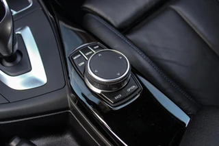 BMW 1-serie 120i Edition M Sport Shadow High Executive | 2e eigenaar | Driving Assistant | Schuif-/kanteldak | Camera | Harman Kardon | Keyless entry | LED | M sport remmen | PDC / 33