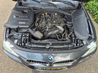 BMW 3-serie Touring M Sport High Ex Panorama A CarPlay Keyless Virtual dash Camera 320i High Executive / 28