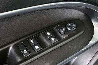 Fiat 600 1.2 Hybrid Urban Stoelverwarming Keyless Camera Apple CarPlay / 27