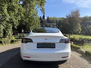 Tesla Model 3 Long Range RWD 75 kWh / 24