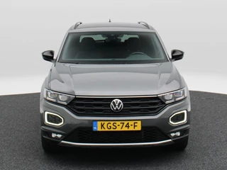 Volkswagen T-Roc 1.5 TSi 150 Pk Automaat Sport Business R-Line | Black Style | Camera | Stoelverwarming | Adaptive Cruise | Navigatie | CarPlay | Climatronic | 18 Inch | 89.335 Km !! / 5