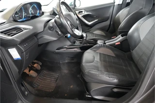 Peugeot 2008 1.2 PureTech Allure  | Trekhaak | Cruise | Navi | Climate | / 19