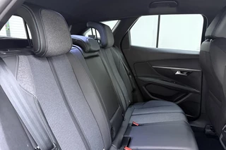 Peugeot 3008 1.2T Allure Pack Business | Navigatie | Achteruitrijcamera | Parkeersensoren | Keyless Entry | LED koplampen | Privacy Glass | Apple Carplay/Android Auto / 15