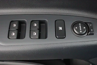 Kia Stonic 1.0 T-GDi MHEV DynamicLine  Navigatie - Achteruitrijcamera - Cruise Control - Apple & Android Carplay - Fabrieksgarantie t/m 14-04-2032 / 19