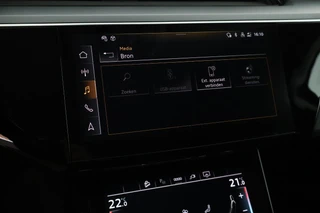Audi Q8 e-tron 50 340pk quattro Advanced Edition 95 kWh SOH 91% Trekhaak Camera Sportstoelen Stoelverwarming / 23