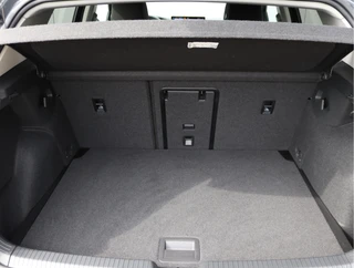Volkswagen Golf 1.5 eTSI Life Edition  | Facelift | Head-up | Winter pakket / 55