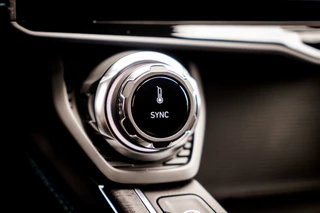 Lynk & Co 01 1.5 Plug-in Hybrid 262 Pk 360 Camera | Panoramadak | 75 km Elektrisch | Full Map Navi | NL Auto | 20 inch. LMV | 1e eigenaar / 12