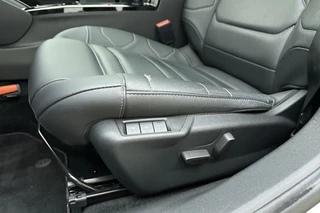 Citroen C4 1.2 Puretech 130pk Automaat Shine Pack Business | Navigatie | Panoramadak | Achteruitrijcamera | Lederen stoelen elektrisch en verwarmd | Headup display | Keyless | Adapt. Cruise control | 18" Lichtmetalen velgen / 18