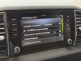 Škoda Karoq 1.5 TSI ACT Business Edition Plus Panoramadak | Camera | Adaptive cruise | Stoelverwarming | Full LED | NL auto | Dealer onderhouden / 33