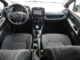 Renault Clio Estate 0.9 TCe Limited 90pk | Navigatie | Trekhaak | Airco | Cruise Control | Parkeerhulp achter | Extra getint glas | Lichtmetalen velgen / 8