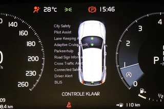 Volvo XC40 2.0 T4 | PANORAMADAK | BLIS | DAB | APPLE | ON CALL | 20" / 6