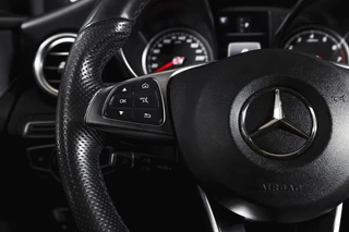 Mercedes-Benz GLC Coupé 250 4MATIC 211 PK Premium AMG Line  | S/K-Panodak | Cruise | Stoelverw. | PDC | Camera | App. Connect | ECC | LM 21" | / 39