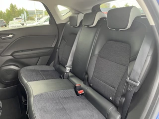 Renault Captur 1.0 TCe 100 Intens  | NL Auto | Navigatie | Climate Control | Parkeersensoren | Keyless | Lichtmetaal | Apple CarPlay / Android Auto / 7