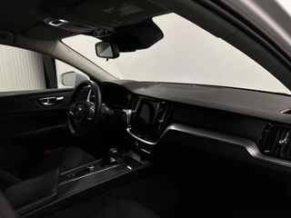 Volvo V60 2.0 B3 Momentum Advantage TREKHAAK CARPLAY NAVI ADAPTIEF CRUISE CAMERA. / 15