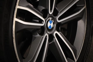 BMW 1-serie 118i Executive Edition | HALF LEDER | DAB | APPLE | DRAADLOZE LADER | CAMERA | 17" / 23