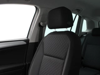 Volkswagen Tiguan 1.4 TSi 125 Pk Connected Series | Cruise Control | Navigatie | Climatronic | Parkeersensoren | 17 Inch | 158.663 Km !! / 29