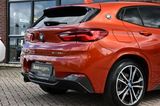 BMW X2 xDrive25e M-Sport  | Pano | HUD | Sunset orange | 19 inch | Camera / 23