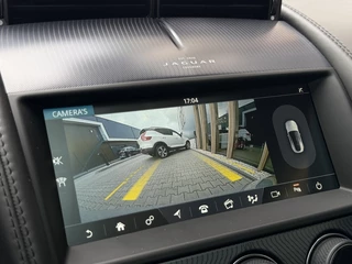 Jaguar F-TYPE P300 RWD R-Dynamic / 18
