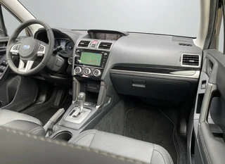 Subaru Forester 2.0 AWD Premium 150 pk AUT  | 1e eigenaar | dealer onderhouden | navigatie | leder interieur | panoramadak | keyless / 18