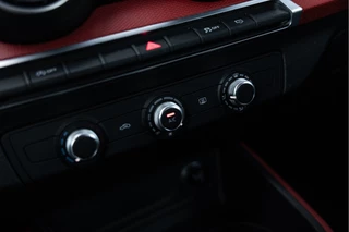 Audi Q2 1.0 TFSI Sport  | NL Auto | Bluetooth / 43