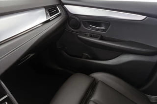 BMW 2-serie Active Tourer 218i M Sport Head-Up Sportstoelen Stoelverwarming HiFi Camera / 19