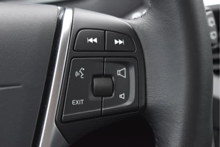Volvo V40 1.5 T2 Polar  | NL-Auto | Historie | Standkachel | Stoelverwarming | Nav | Sfeerverl. | Full LED | Zeer netjes / 42
