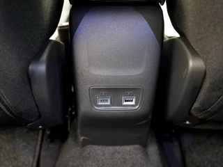 Peugeot e-2008 EV Allure 54 kWh - Private lease 549 pm / 37