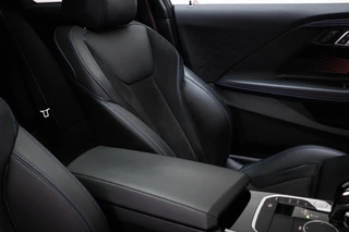 BMW 2-serie Coupé M240i xDrive High Executive | SCHUIFDAK | HARMAN KARDON | HEAD UP | DRAADLOZE LADER / 16